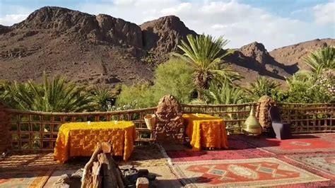 Excursion en calèche et visite de la Vallée De Dades et Oasis de Fint Ouarzazate